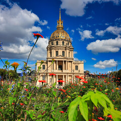 Fototapeta na wymiar Beautiful architecture of the Les Invalides building with a golden dome in Paris, France
