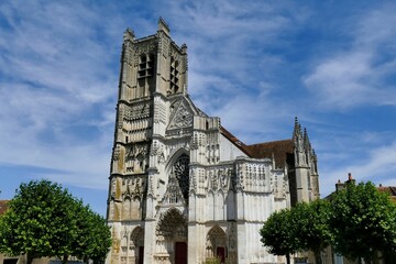 Fototapeta na wymiar la cathédrale Saint-Etienne à Auxerre