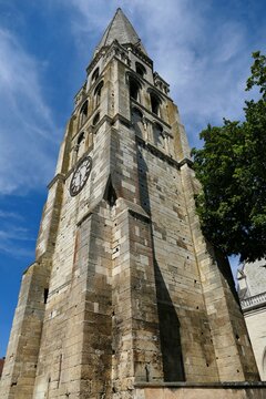 
Le clocher de l&rsquo;&eacute;glise de l&rsquo;Abbaye Saint-Germain &agrave; Auxerre
