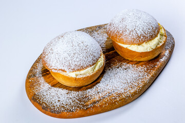 Laskiaispulla or semla