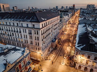 Widok na wyremontowany hotel i centrum Łodzi © rozentuzjazmowany