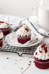 cupcakes with whipped cream red velvet