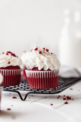cupcakes with whipped cream red velvet