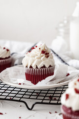 cupcakes with whipped cream red velvet