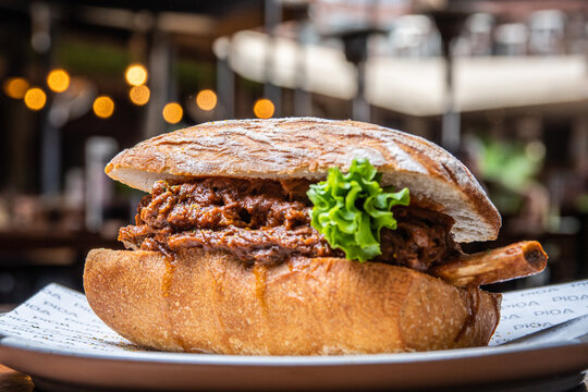 Brea Bilder Durchsuchen 7,919 Archivfotos, und Videos