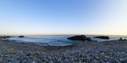 Spiaggia e bellissimo panorama sul mare a Diano Marina in Liguria, viaggi e paesaggi in Italia