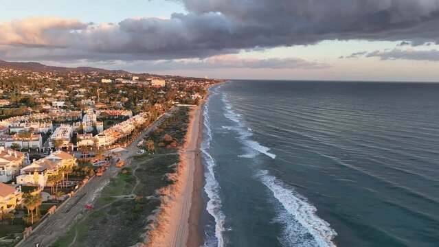 bonita playa de los monteros en la ciudad de Marbella, Espa&ntilde;a