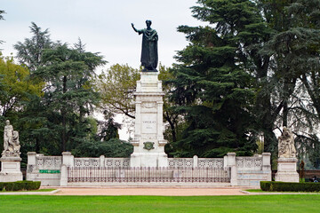Mantua Vergil Monument an der Piazza Virgiliana