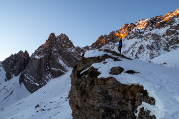 alba in solitaria ai piedi dell'oronaye