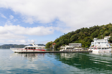 Naklejka premium Jetty pier in Sun moon lake at Nantou of Taiwan