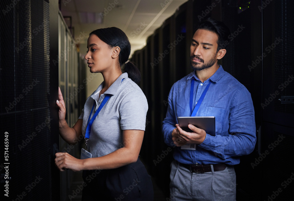 Leinwandbilder engineer, server room teamwork and woman opening panel for maintenance or repairs at night. cybersec