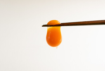 生卵箸上げ egg