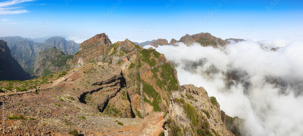 Poster Arieiro peak, mountain landscape over clouds, Madeira