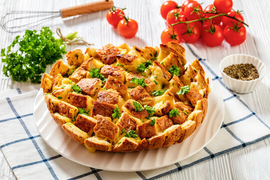 cheesy garlic bread, pull apart bread, top view