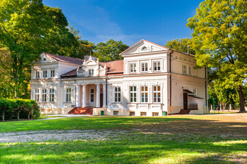 Fototapeta na wymiar Manor house in Zaduszniki, Kuyavian-Pomeranian Voivodeship, Poland 