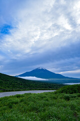 三国峠から見た富士山