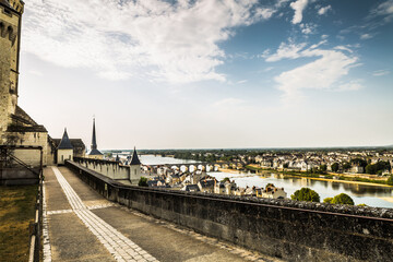 Fototapeta na wymiar bridge over the river, Saumur castle