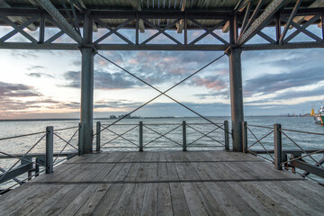 muelle del tinto Huelva, embarcadero.