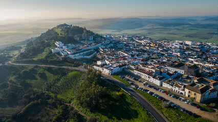 Fototapeta na wymiar Vista aérea del municipio de Medina Sidonia, en la provincia de Cádiz, España 