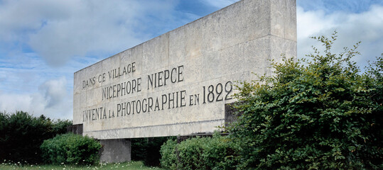 Fototapeta na wymiar Statue Joseph Nicéphore Niépce, Nicéphore Niépce, Chalon-sur-Saône, Burgundy, France. Inventor of photography.