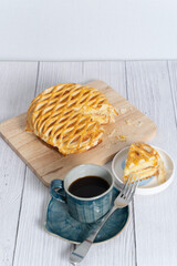 apple pie with coffee