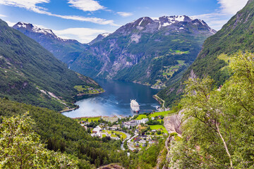 Naklejka na ściany i meble The Norwegian fjord Geiranger