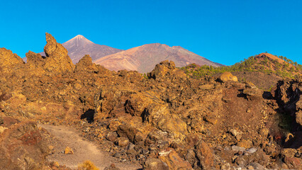 Blick zum Teide und Pico Viejo am Mirador de los Poleos