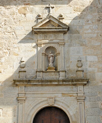 Detalle de la portada de la iglesia del Monasterio del Palancar, Pedroso de Acim, provincia de...