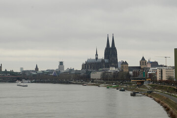 Panorama of the skyline of Cologne with Cologne Cathedral - 571649399