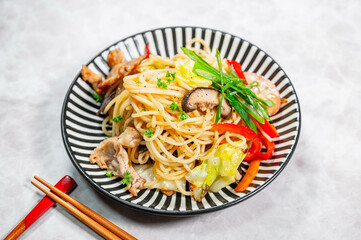 米粉麺の塩焼きそば