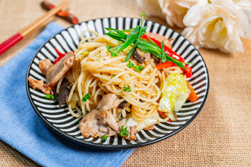 健康に気を使った米粉麺の焼きそば