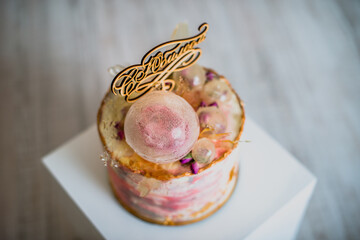 unglaublich schöne und zarte Torte zum Hochzeitstag