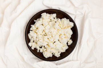 Cottage cheese in a bowl.