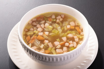 きざみ野菜のコンソメスープ