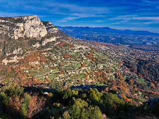 Fototapeta na wymiar View on the Baou de Saint-Jeannet, medium-sized mountains in the hinterland of Nice, French Riviera