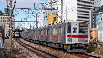 Obraz premium 通勤電車の出発