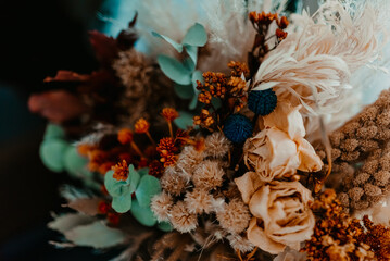 flowers in wedding decor
