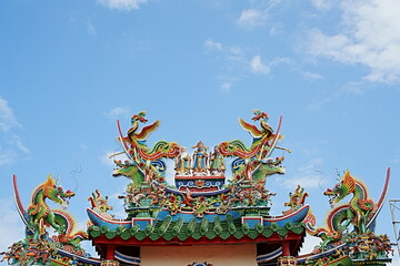 chinese dragon statue in the temple