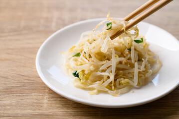 Korean mung bean sprouts salad (Kongnamul Muchim), Korean food side dish