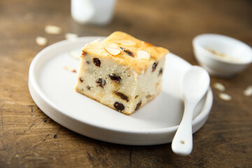 Cottage cheese bake with raisins