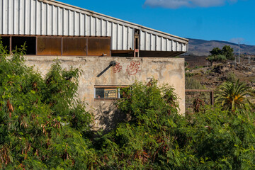 Fototapeta na wymiar abandoned factory hall for sale in Gran Canaria, Spain