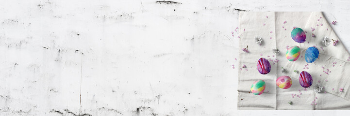 frühlingshafte Osterzeit / Banner / Textfreiraum