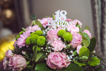 Kwiaty różowe 18 urodziny