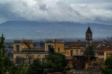 Vue sur les toits de Rome en automne