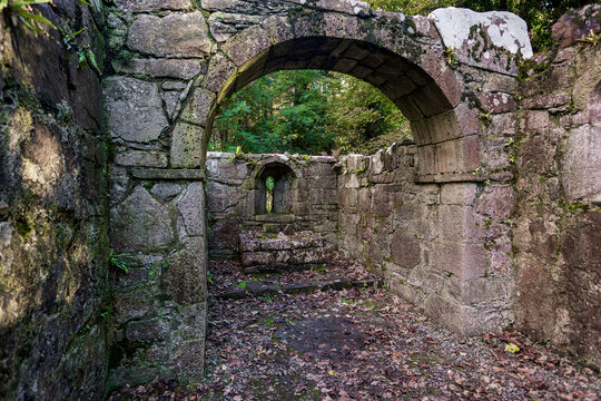 Teampall Na Naoimh (12th Century Church of the Saints)