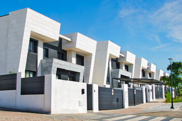 Single-family homes with avant-garde architecture, in Arroyomolinos, Madrid (Spain).
