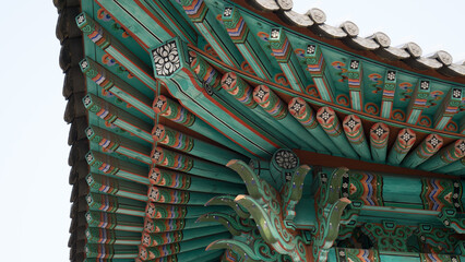 Dancheong and Sky in Korean Traditional Buildings
