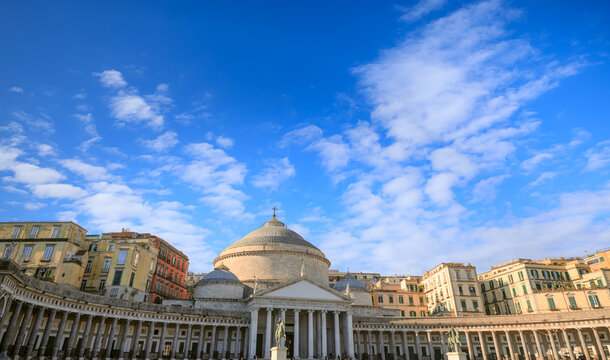 	
Plebiscite Square, the symbol of the city of Naples: the Royal Pontifical Basilica of Saint Francis of Paola.	
