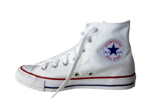 Weiße Converse Chucks Taylor All-Star Hi (freigestellt)