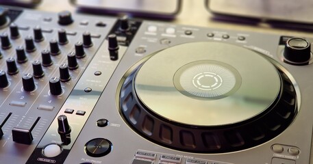 Table de mixage pour DJ musique électro